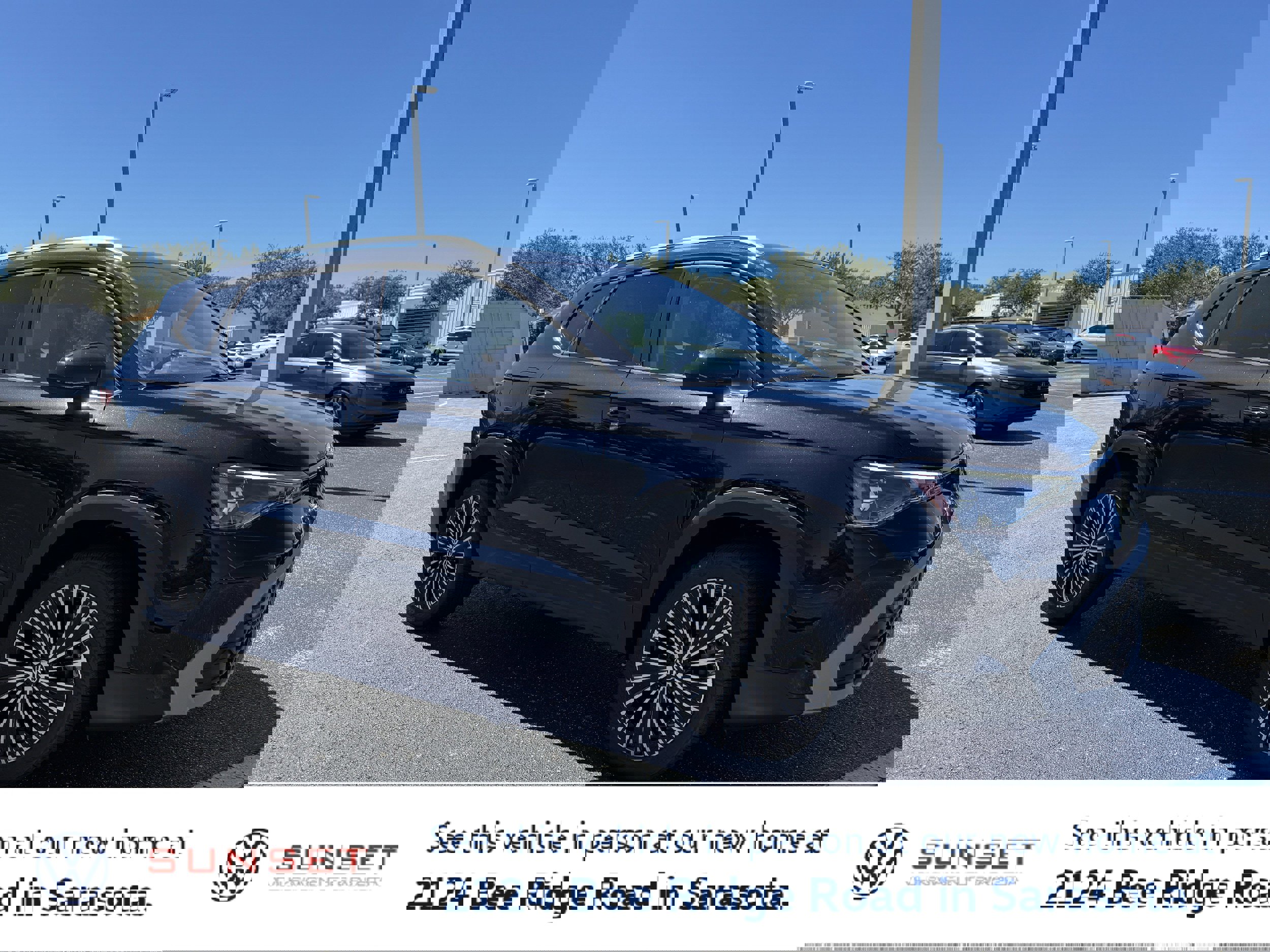 New 2025 Volkswagen Taos SE image 1