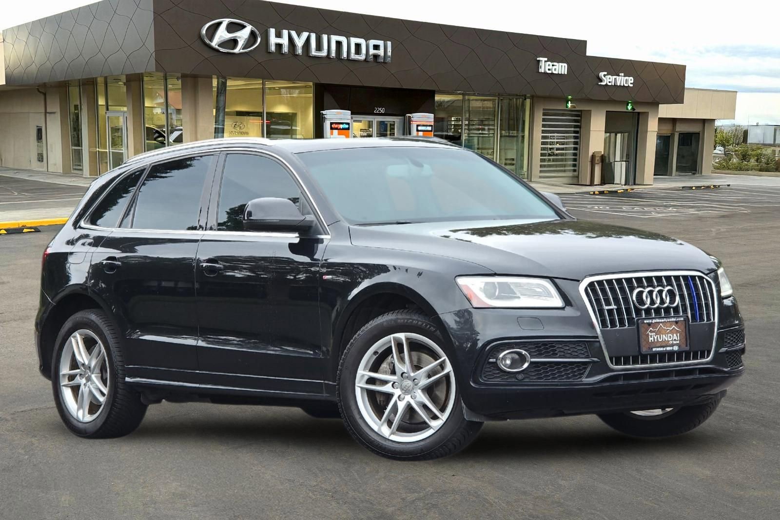 Used 2013 Audi Q5 3.0T Premium Plus w/ Audi MMI Navigation Plus Pkg image 2
