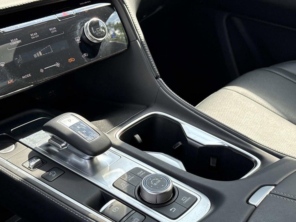 Certified 2025 INFINITI QX60 Luxe w/ Black Edition image 7