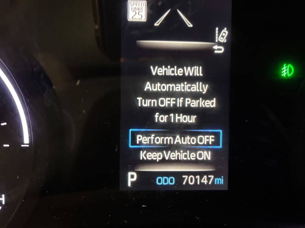 Used 2022 Toyota Sienna XLE w/ XLE Plus Package FWD image 18