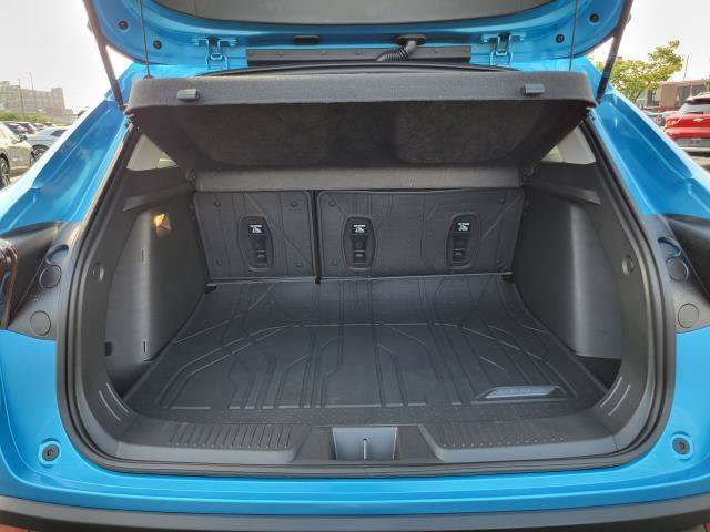 New 2026 Chevrolet Trax LT w/ Sunroof Package FWD image 29