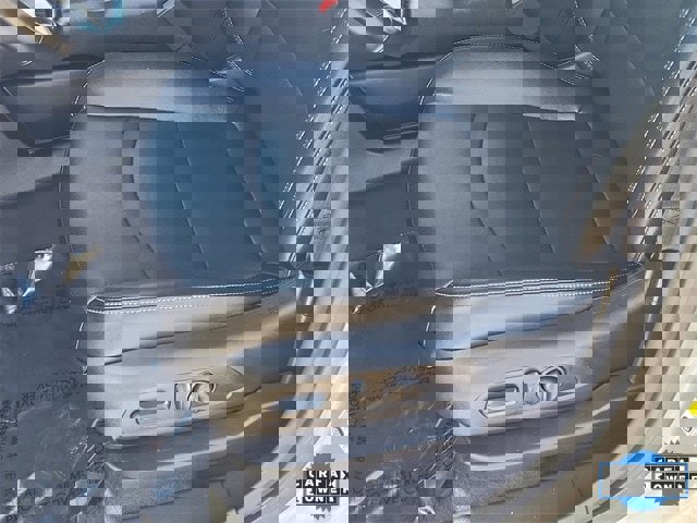 Used 2024 GMC Terrain SLT image 23