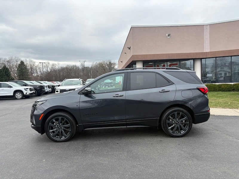 Used 2023 Chevrolet Equinox RS w/ RS Leather Package AWD/4WD image 2