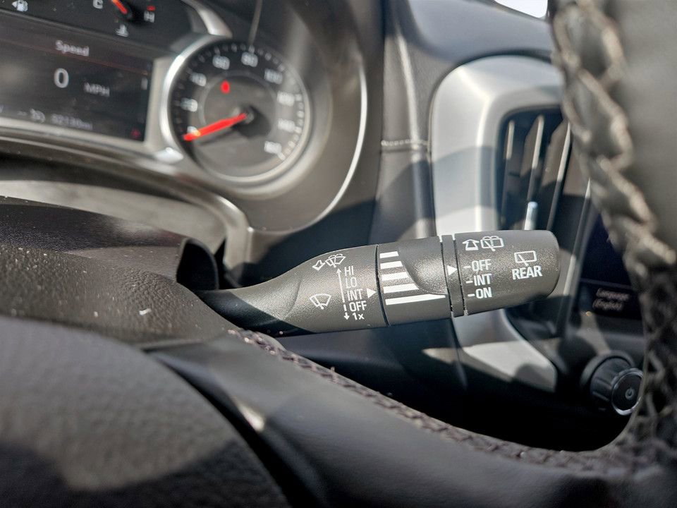 Used 2024 GMC Terrain SLT image 17