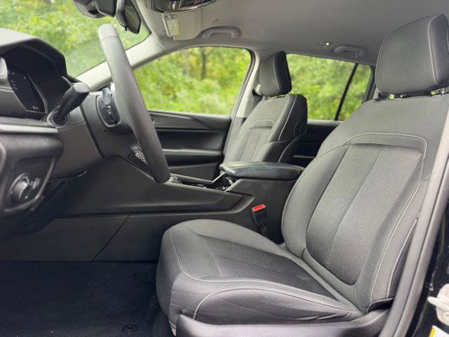 Certified 2023 Jeep Grand Cherokee Laredo AWD/4WD image 14