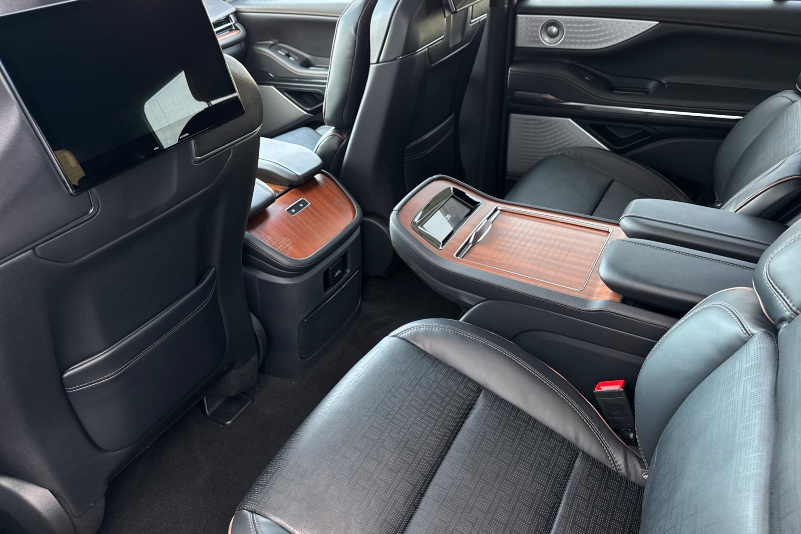 New 2025 Lincoln Navigator Black Label image 11