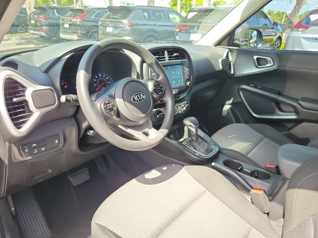 Used 2020 Kia Soul S FWD image 16