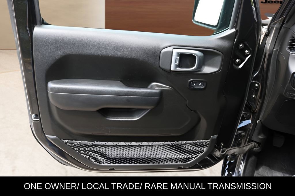 Used 2025 Jeep Wrangler Sport AWD/4WD image 9