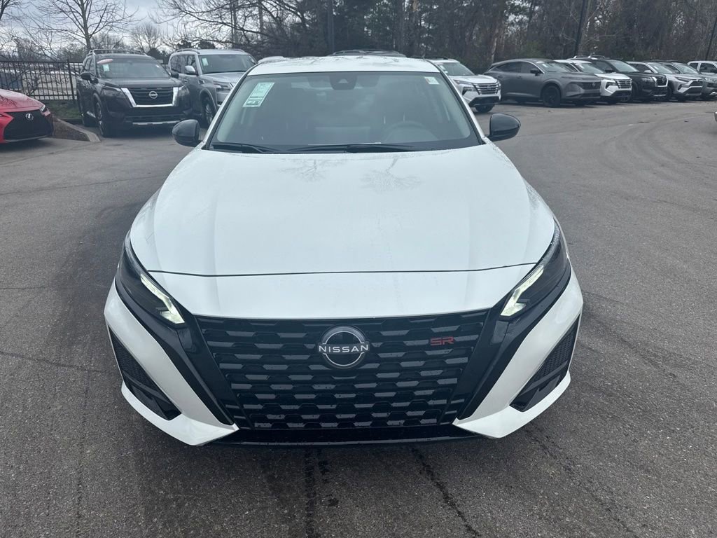 New 2026 Nissan Altima 2.5 SR image 9