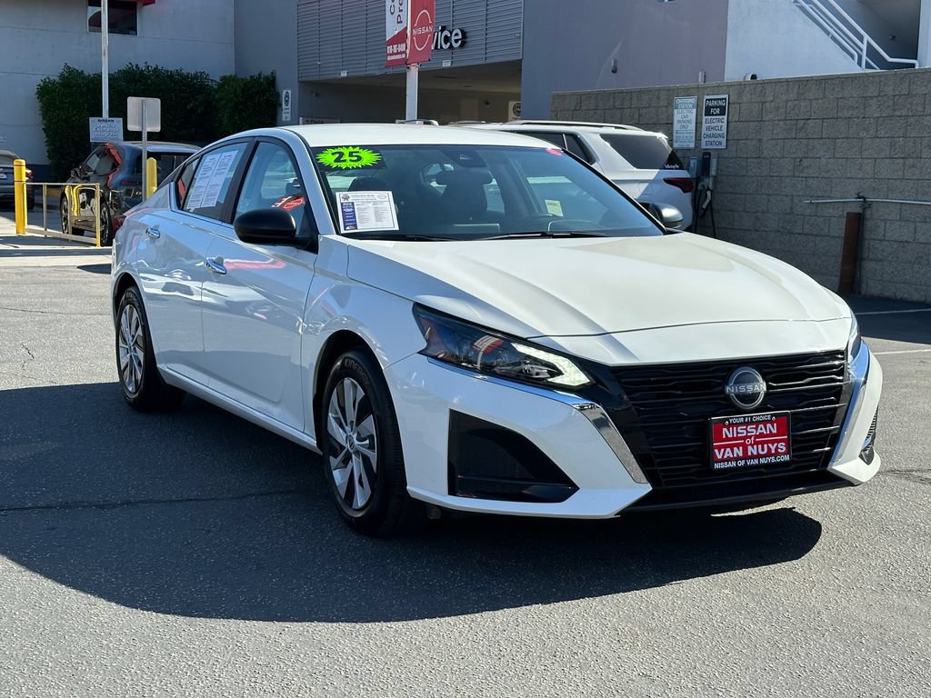 Used 2025 Nissan Altima 2.5 S FWD image 8