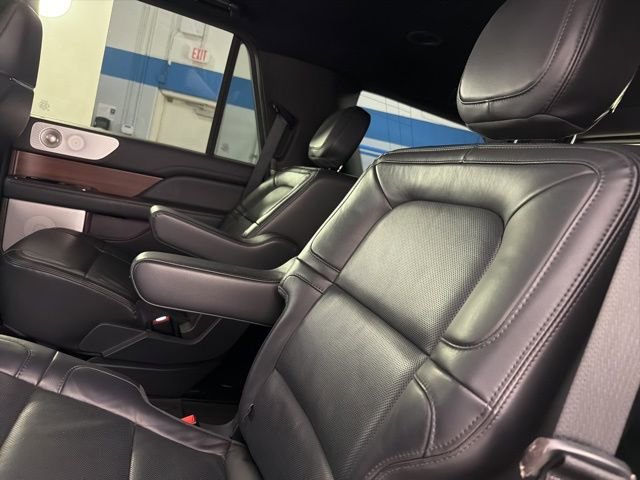 Used 2023 Lincoln Navigator Reserve AWD/4WD image 13