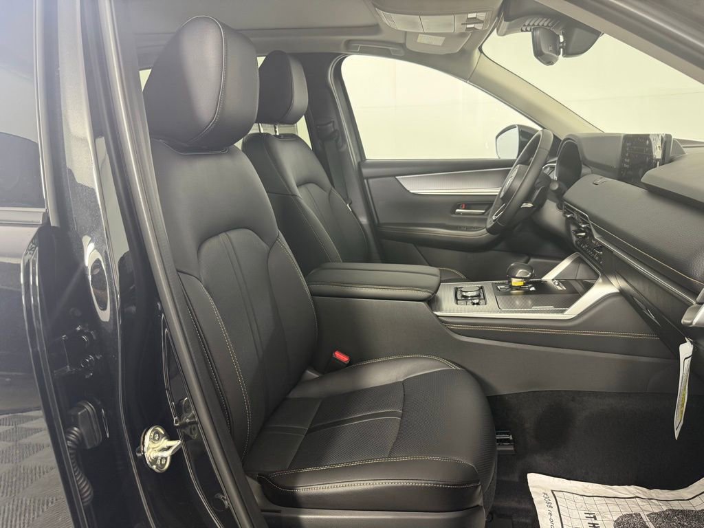 New 2025 MAZDA CX-70 Plug-In Hybrid w/ Premium Pkg image 26