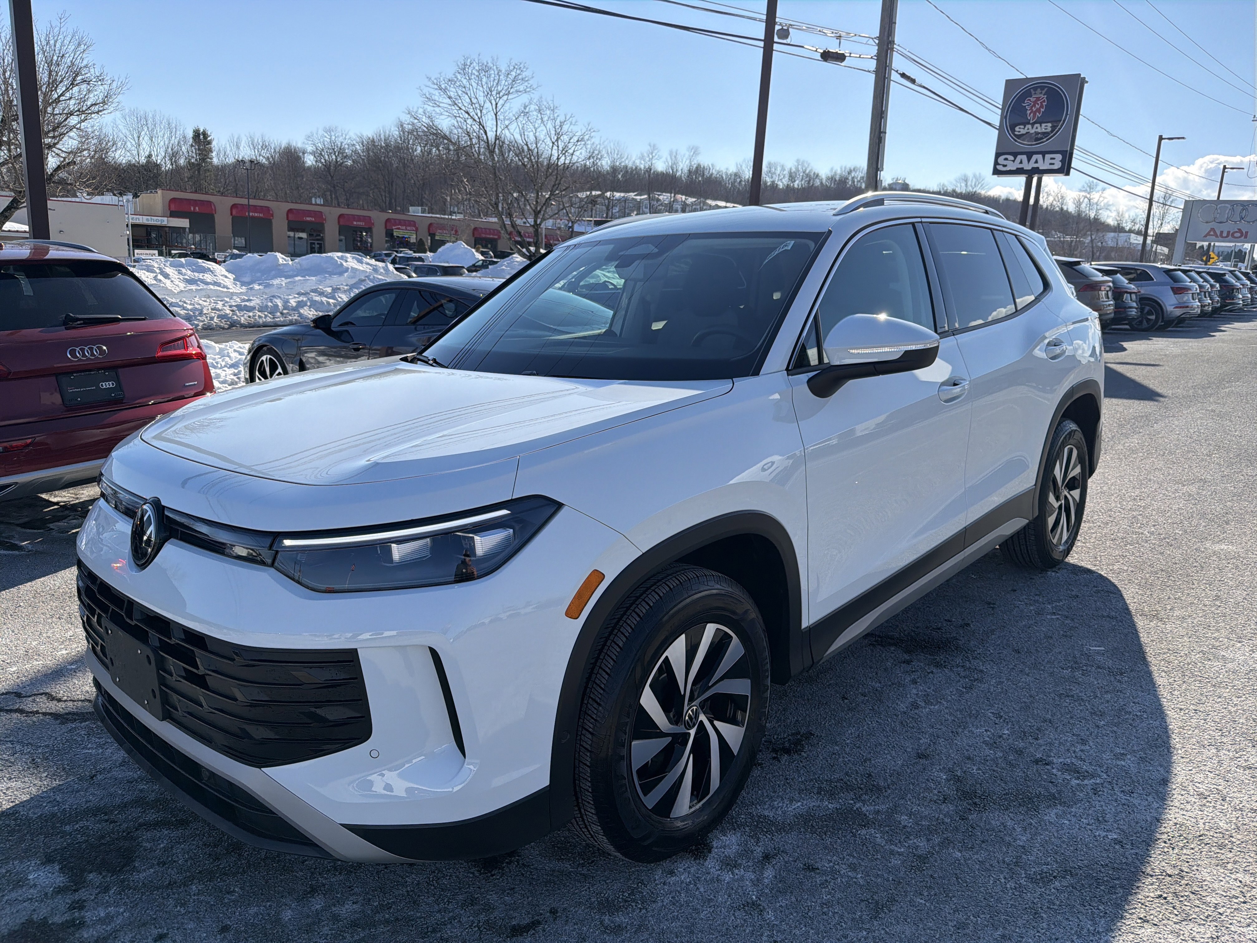 Certified 2025 Volkswagen Tiguan S image 3