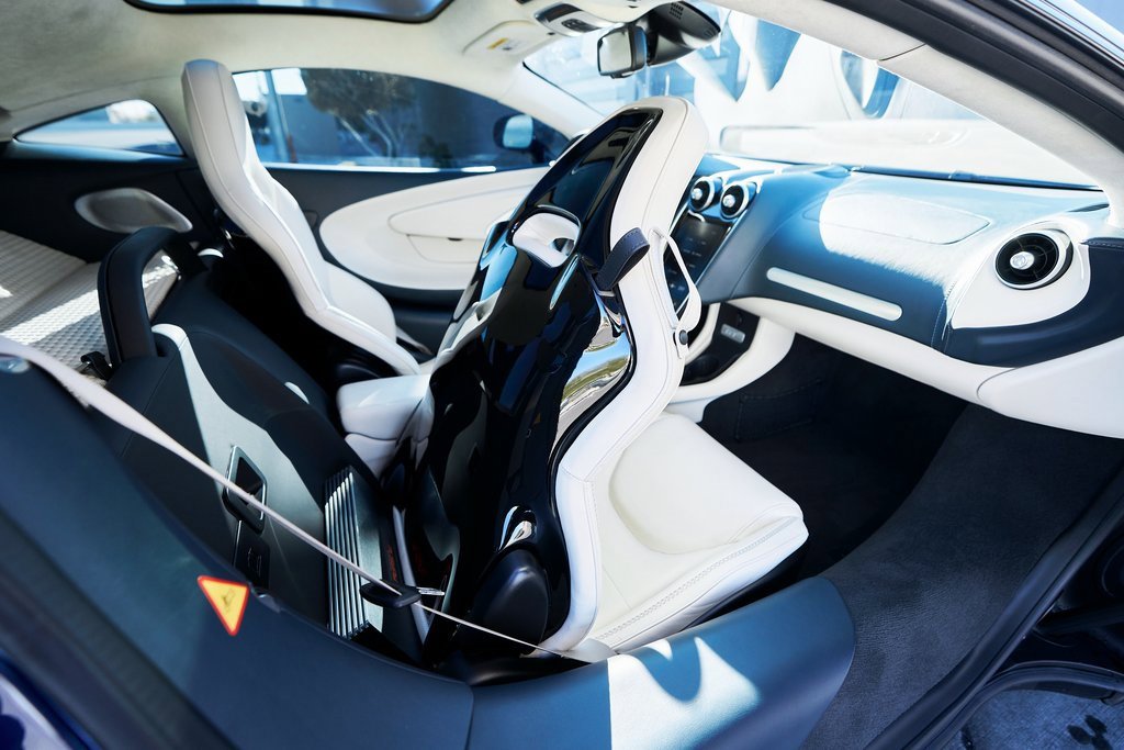 Used 2022 McLaren GT image 41