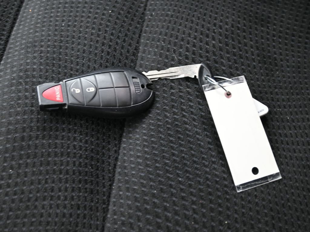 Used 2019 Dodge Grand Caravan SE image 28