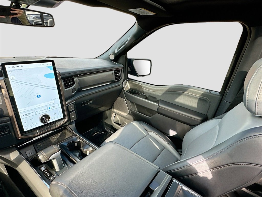 Used 2025 Ford F150 Lightning Lariat image 25