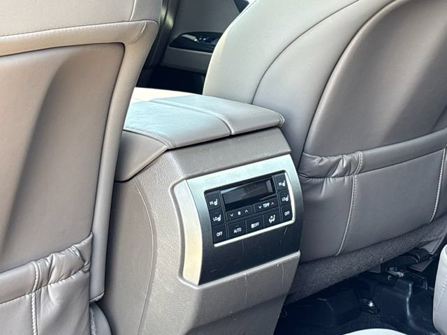 Used 2023 Lexus GX 460 Premium w/ Accessory Package AWD/4WD image 29