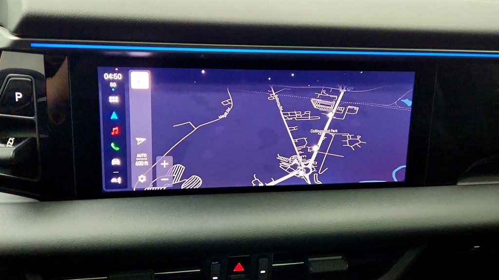 Used 2025 Porsche Macan 4 Electric image 16