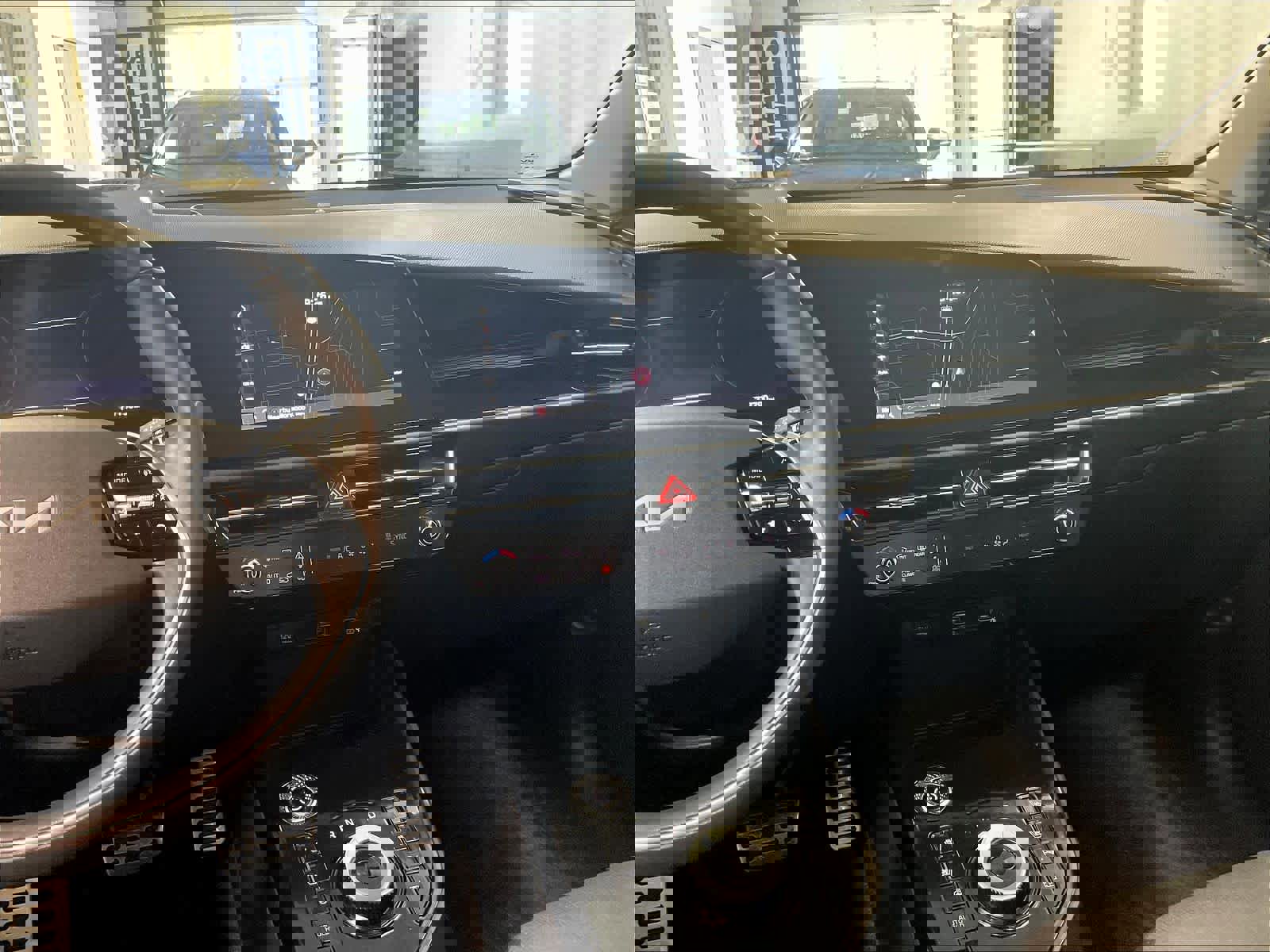 Used 2023 Kia Niro Wave w/ Wave Preserve Package image 18