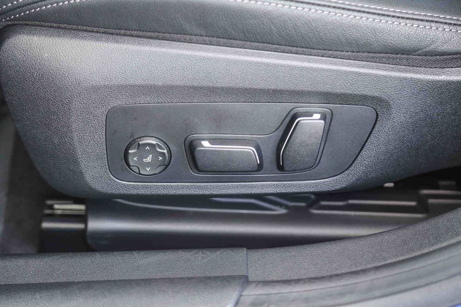 Used 2025 BMW i4 eDrive40 w/ M Sport Package image 18