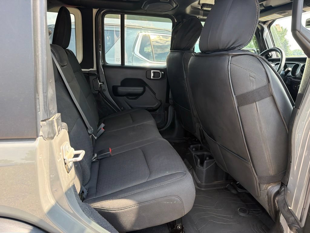 Used 2022 Jeep Wrangler Unlimited Sport AWD/4WD image 9