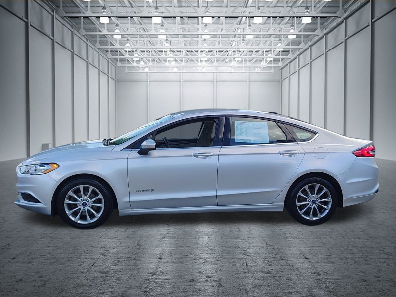 Used 2017 Ford Fusion SE FWD image 10