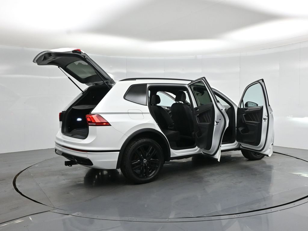 Used 2022 Volkswagen Tiguan SE R-Line FWD image 5