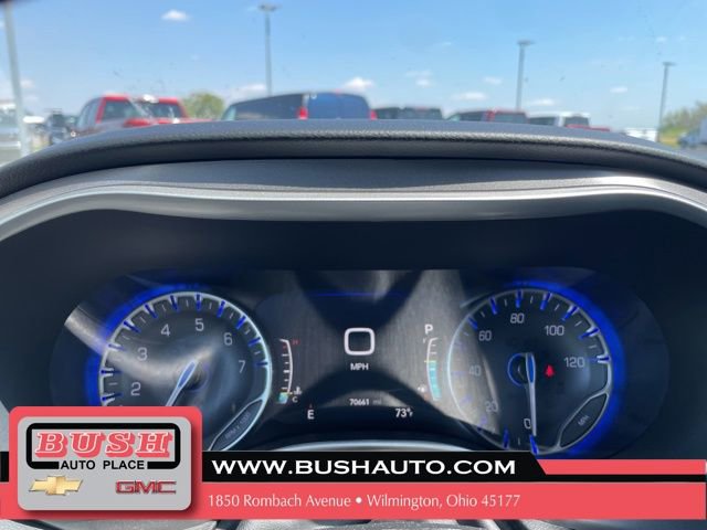 Used 2023 Chrysler Pacifica Touring-L FWD image 12