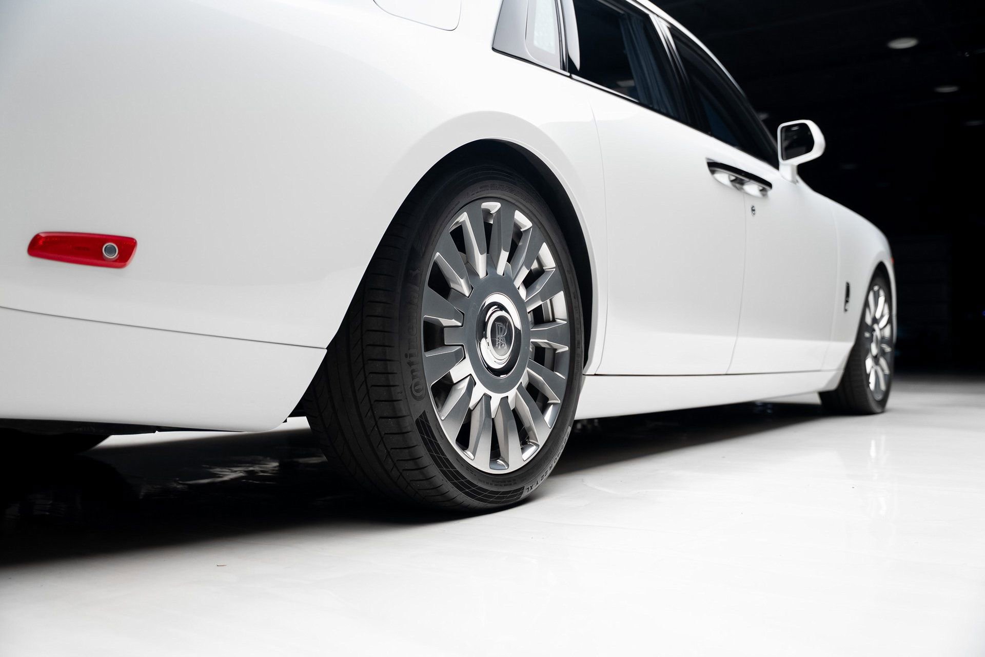 Used 2018 Rolls-Royce Phantom Sedan image 82