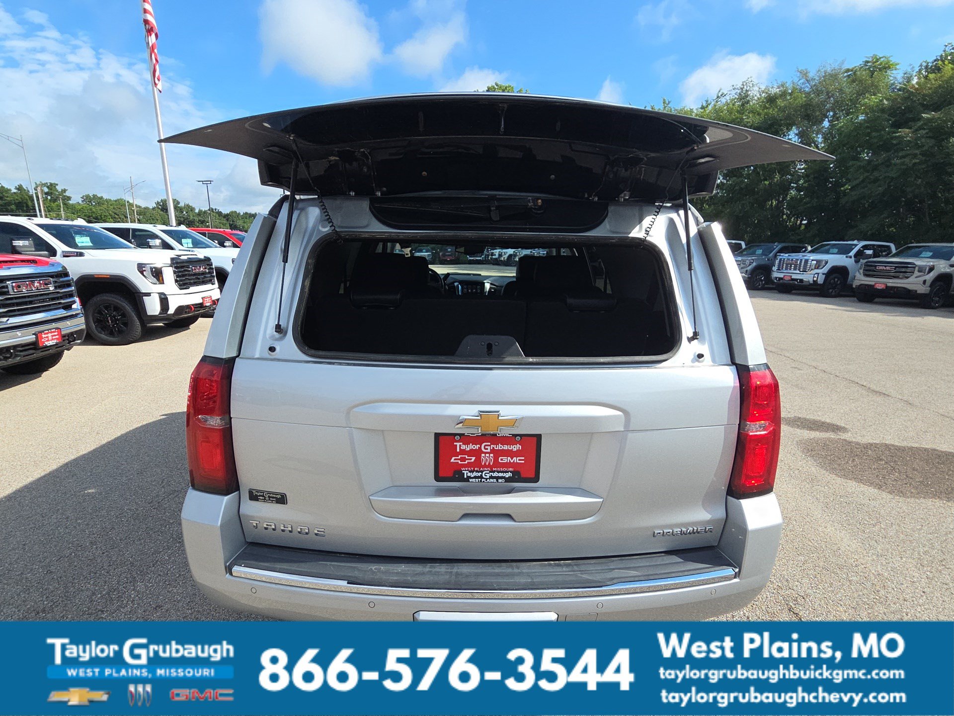Used 2020 Chevrolet Tahoe Premier AWD/4WD image 36