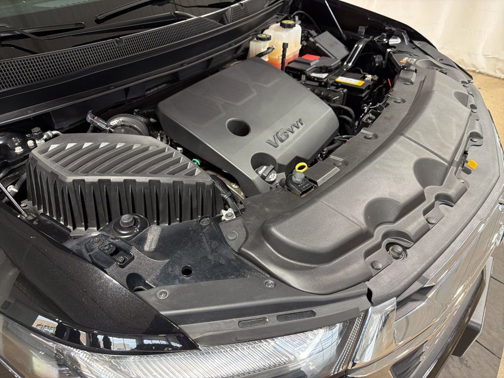 Used 2023 Chevrolet Traverse LT w/ LPO, Floor Liner Package image 46