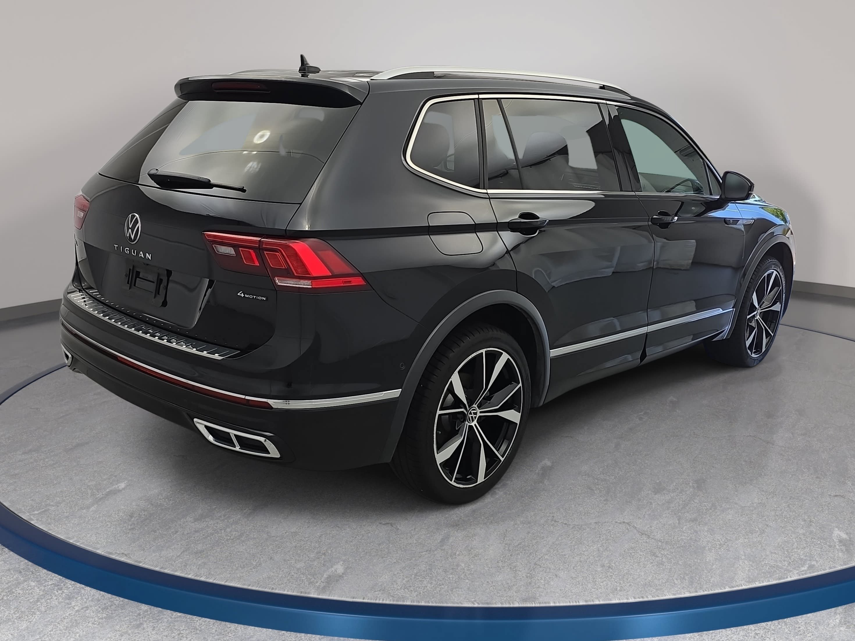 Certified 2023 Volkswagen Tiguan SEL R-Line AWD/4WD image 5