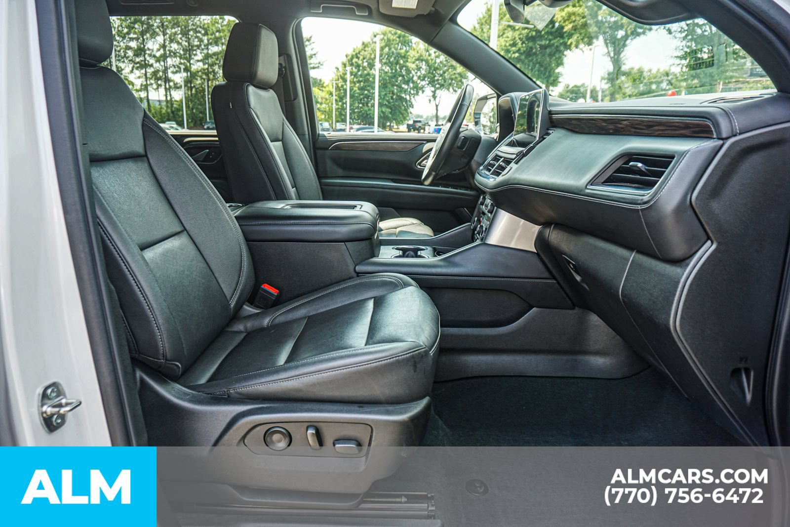 Used 2022 Chevrolet Suburban LT w/ LT Signature Package AWD/4WD image 24