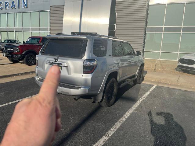 Used 2022 Toyota 4Runner SR5 Premium w/ Moonroof Package AWD/4WD image 9