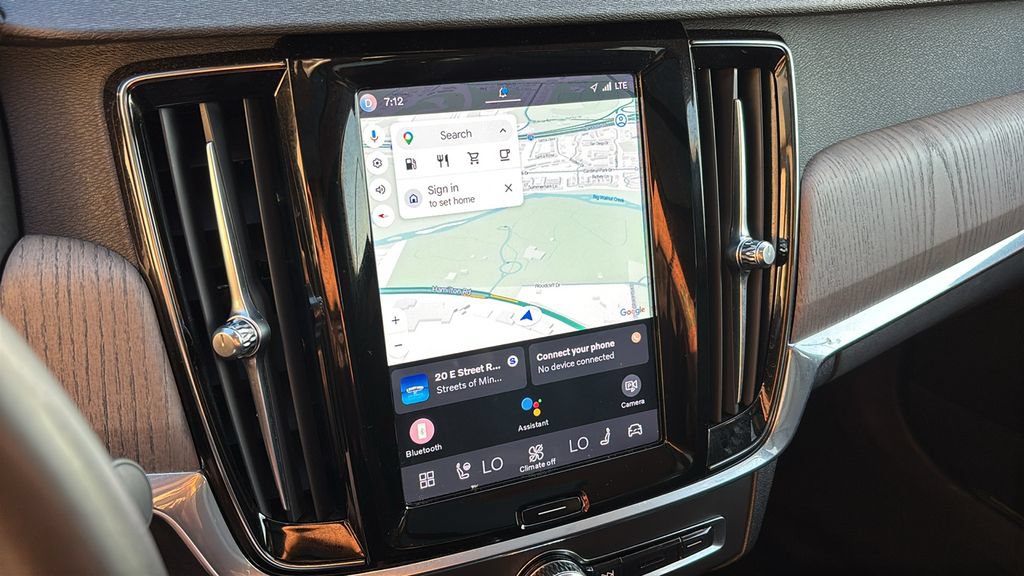 Certified 2023 Volvo S90 B6 Plus AWD/4WD image 18