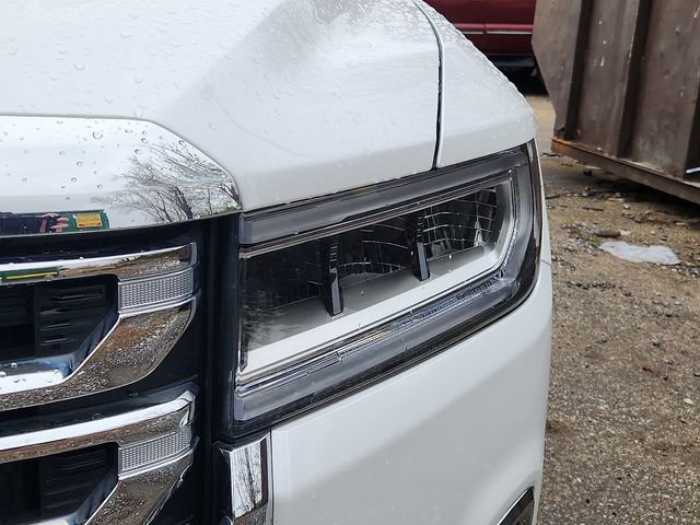 Used 2023 GMC Acadia SLT w/ Preferred Package image 9