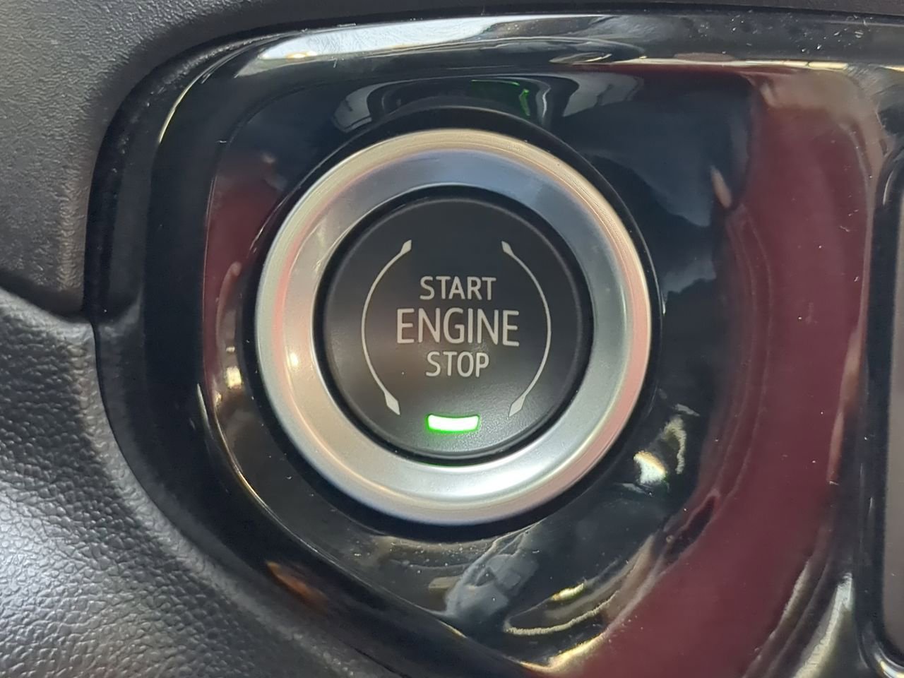 Used 2022 Chevrolet Silverado 1500 RST w/ Redline Edition image 17