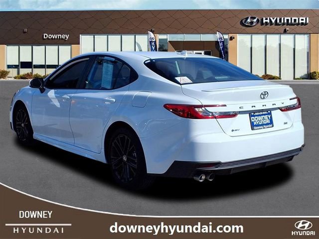 Used 2025 Toyota Camry SE image 6