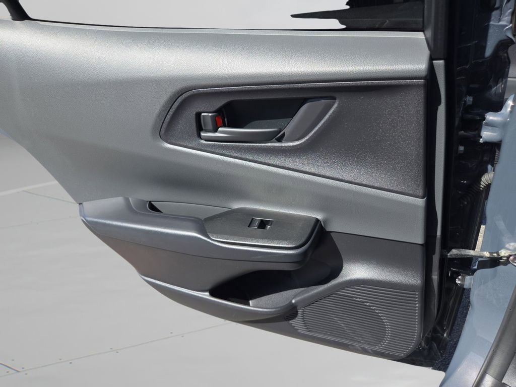 Used 2023 Toyota Prius LE image 17