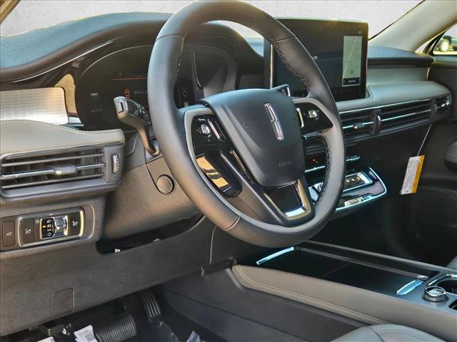 New 2026 Lincoln Corsair Premiere image 3