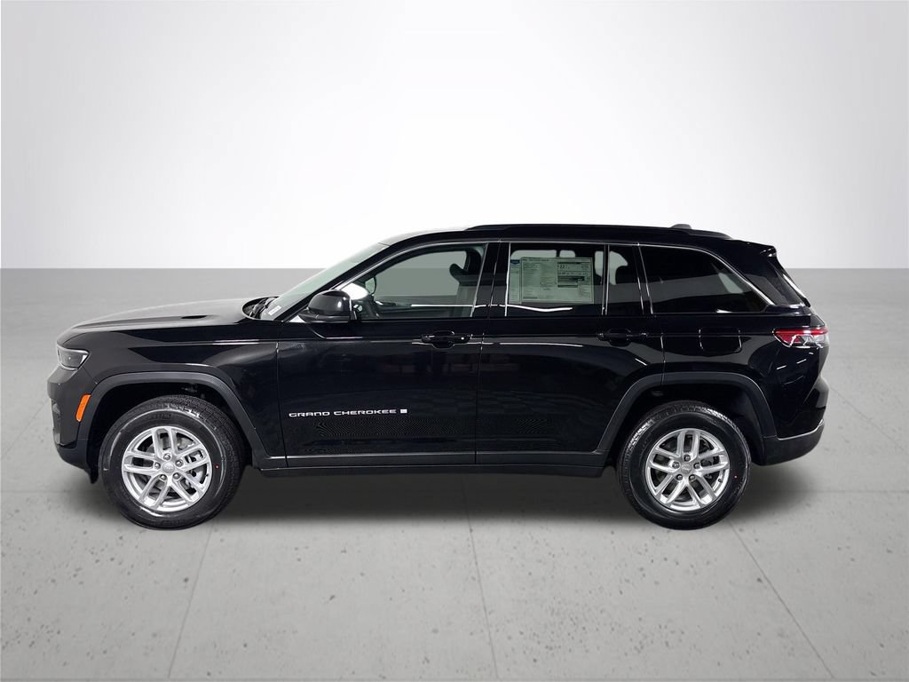 New 2026 Jeep Grand Cherokee Laredo w/ Trailer Tow Package AWD/4WD image 9