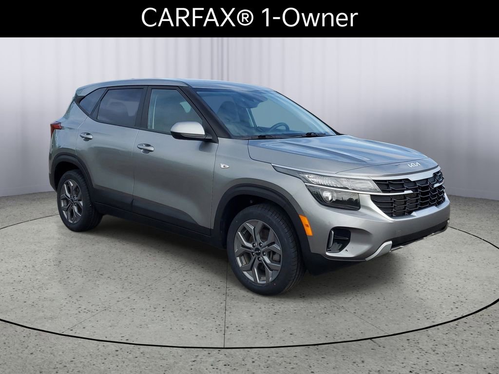 Used 2024 Kia Seltos LX AWD/4WD image 2