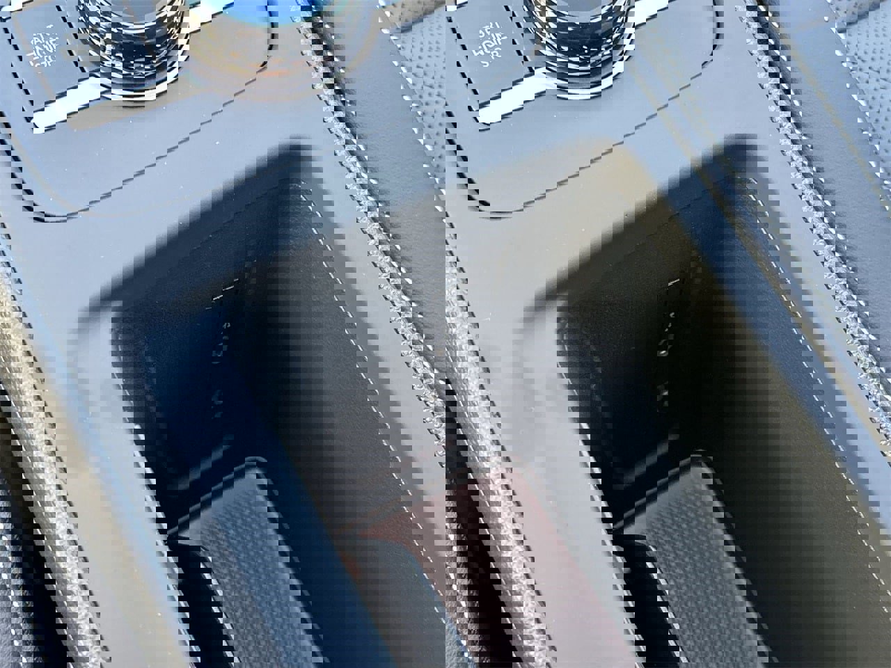 New 2026 Volkswagen Tiguan SE R-Line image 25