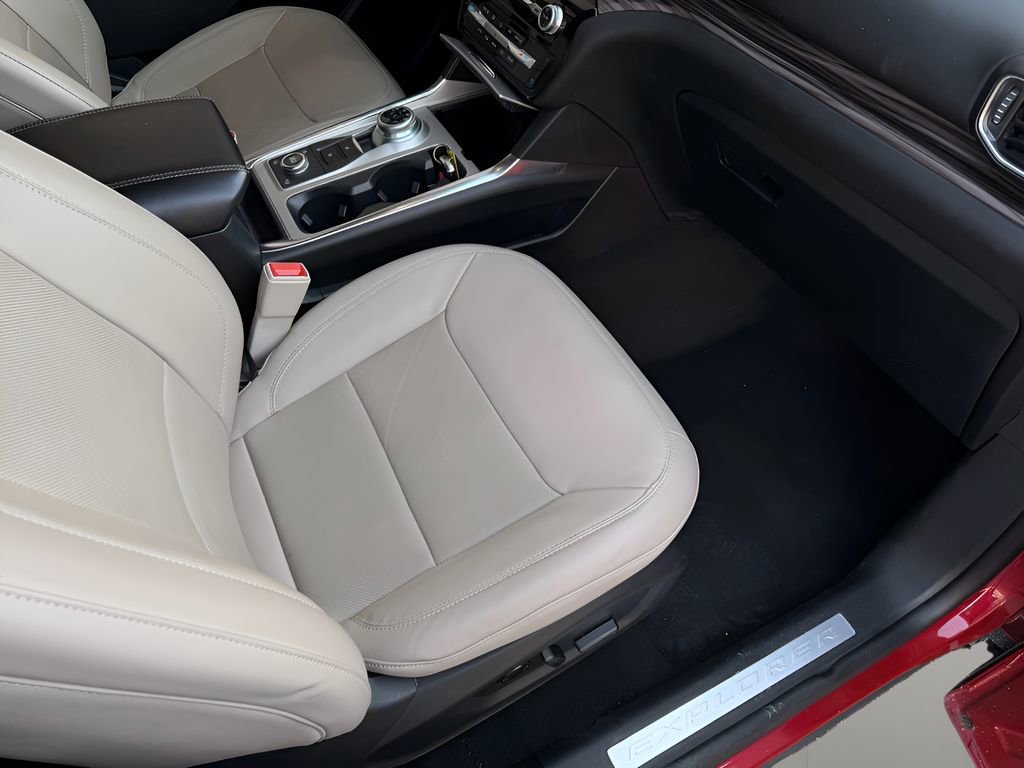 Used 2023 Ford Explorer Limited image 25