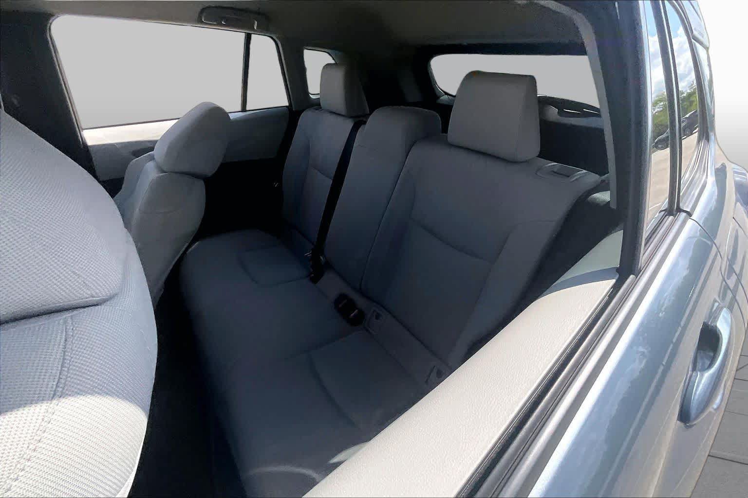 Used 2023 Toyota Corolla Cross LE FWD image 19