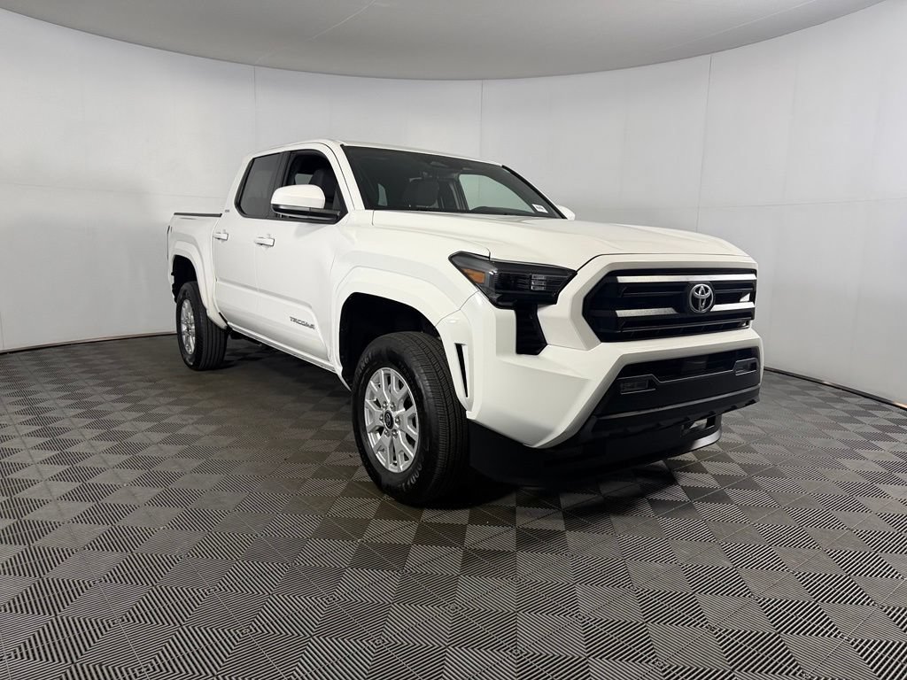 Used 2026 Toyota Tacoma SR5 AWD/4WD image 3