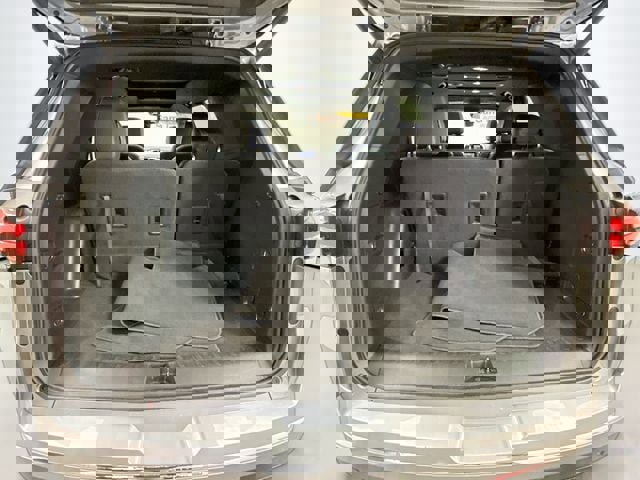 Used 2023 Chevrolet Traverse Premier image 29