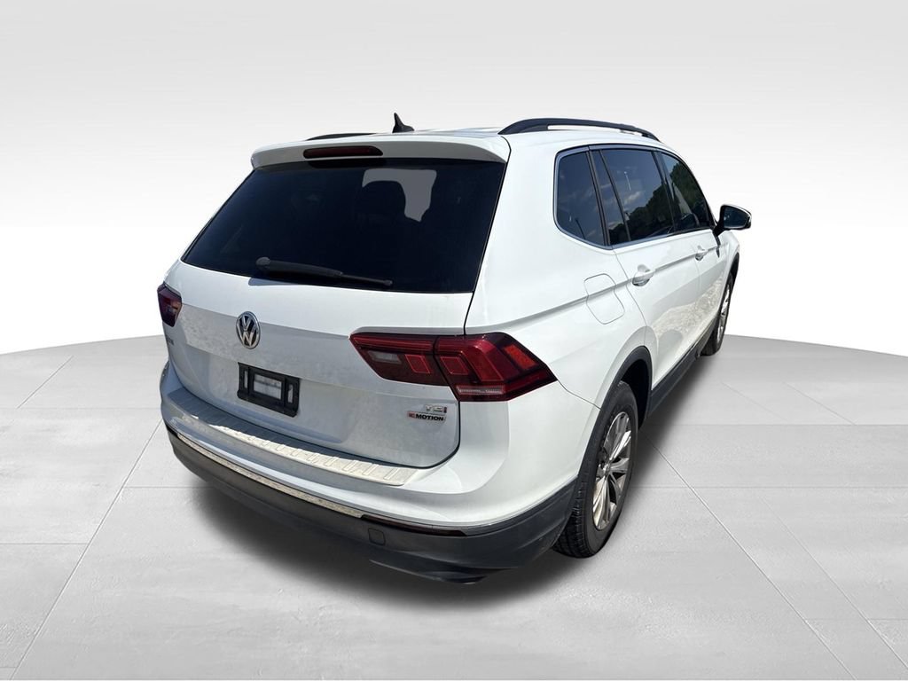 Used 2018 Volkswagen Tiguan SEL AWD/4WD image 6
