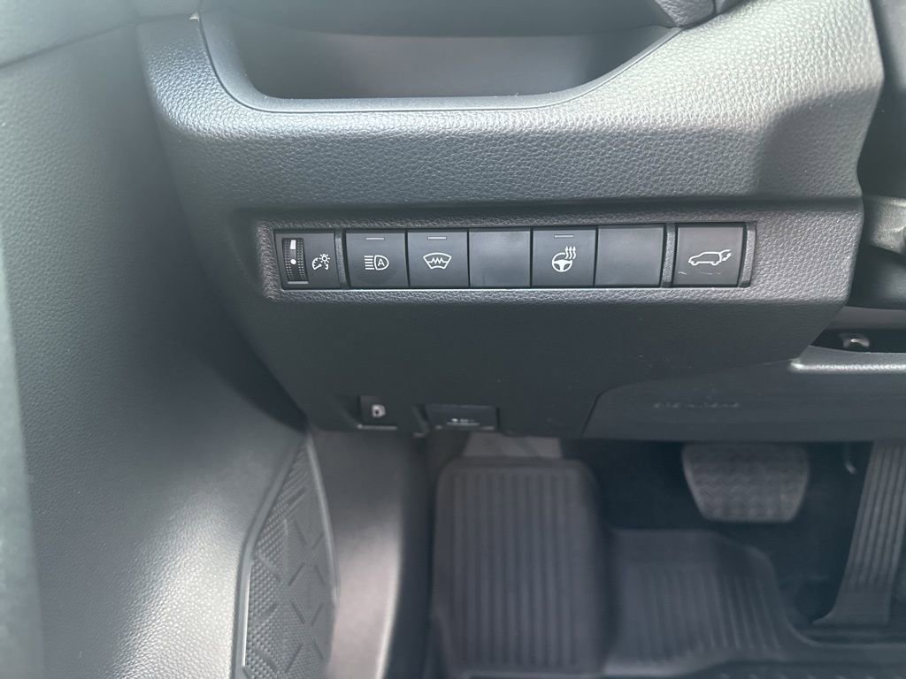 Certified 2025 Toyota RAV4 SE image 15