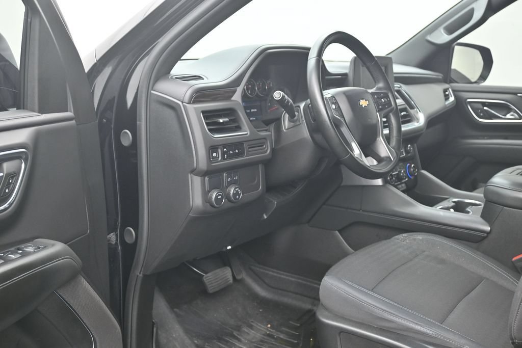 Used 2024 Chevrolet Suburban LS RWD image 9